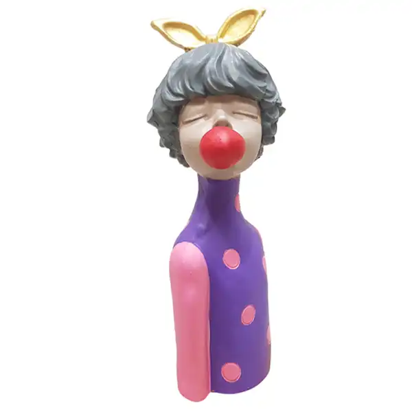 مجسمه مدل دختر آدامسی 3022