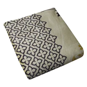 پتو مسافرتی 1 نفر نرمینه بافت مدل sarvin کد 09 سایز 210x150 سانتی‌متر