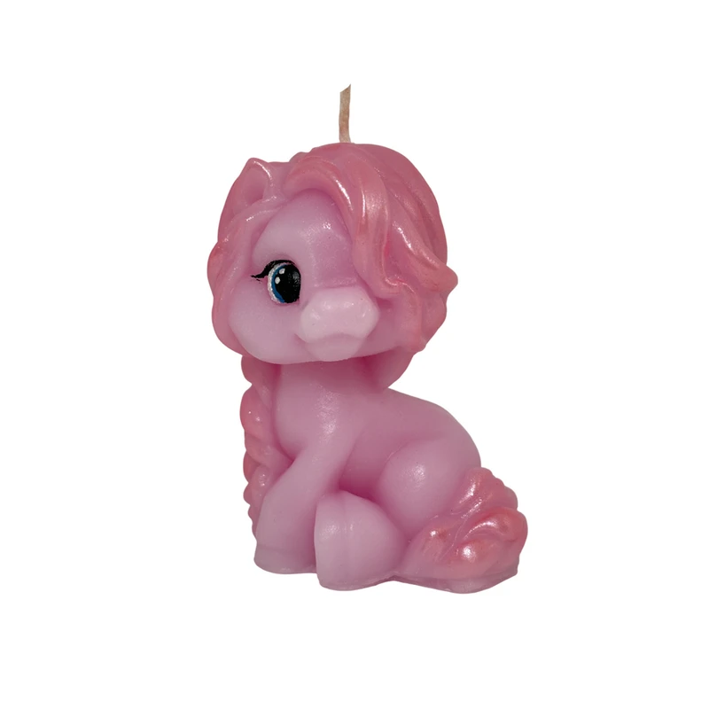 شمع دست‌ساز بدون‌بو مدل اسب طرح عید نوروز زمان اتمام 20 ساعت