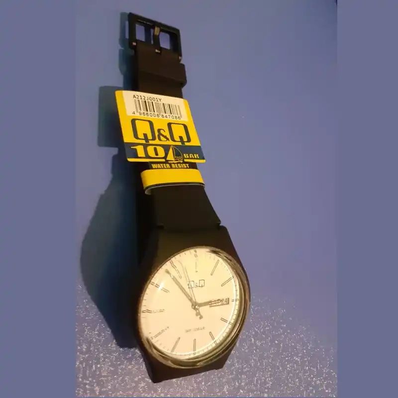 ساعت مچی عقربه ای کیو اند کیو مدل a212j001y