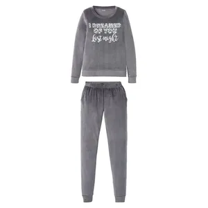 ست تی شرت آستین بلند و شلوار زنانه اسمارا مدل 10689427