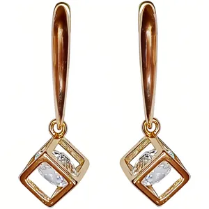 گوشواره زنانه ژوپینگ مدل فانتزی نگین دار