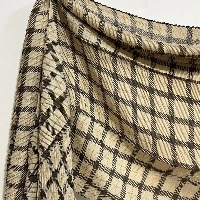 شال زنانه مدل پلیسه چهارخانه