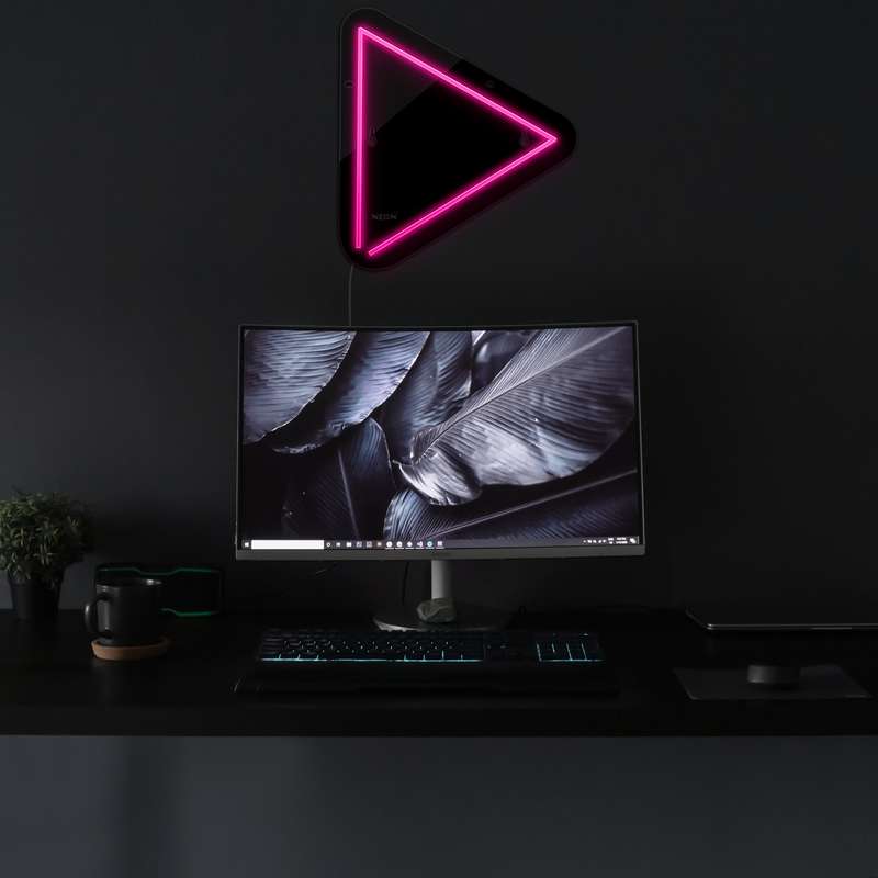 چراغ دیواری نئون دیزاین مدل Play-BL_PN