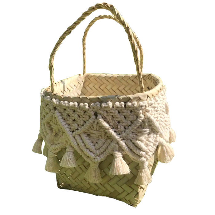 سبد حصیری مدل PomPom