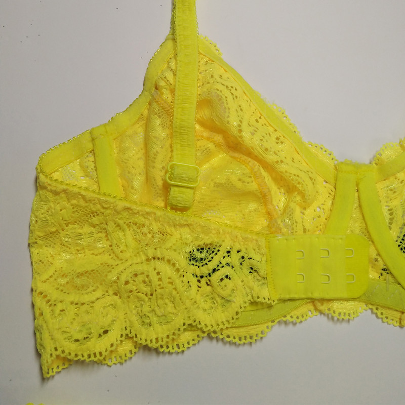 ست شورت و سوتین زنانه مدل گیپور فنردار پارچه فرانسوی کد 0152