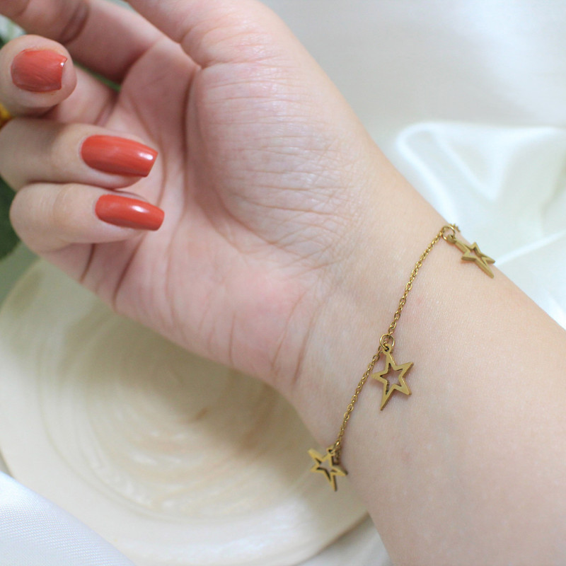 نیم ست زنانه مدل سه ریسه آویز ستاره