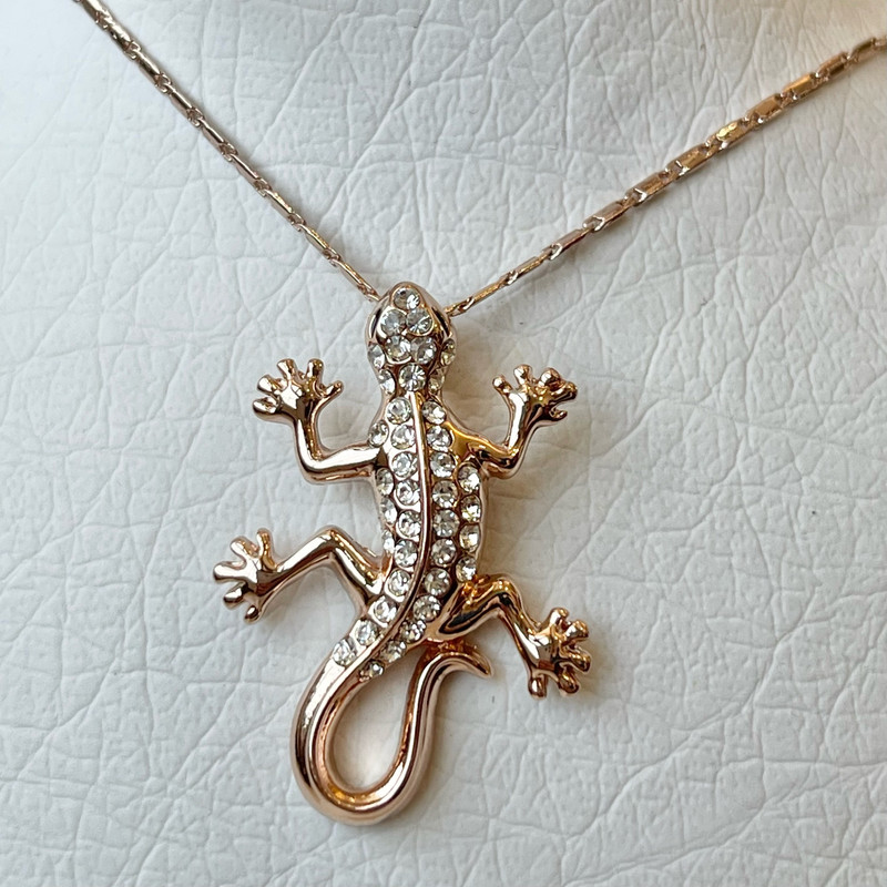 نیم ست زنانه کلیو مدل 01 نیم ست زنانه کلیو مدل 01