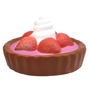 نقد و بررسی اسکویشی مدل کیک توت فرنگی توسط خریداران