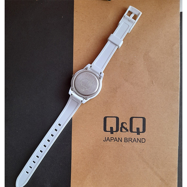 ساعت مچی عقربه ای زنانه کیو اند کیو مدل VS13J008Y ساعت مچی عقربه ای زنانه کیو اند کیو مدل VS13J008Y