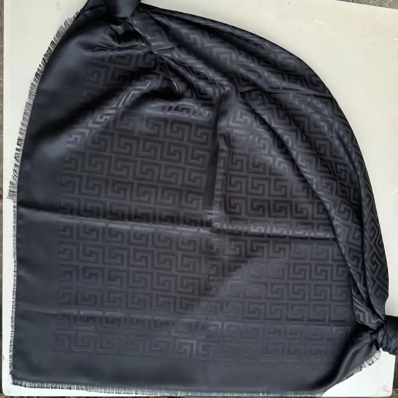 روسری زنانه مدل نخی ژاکارد