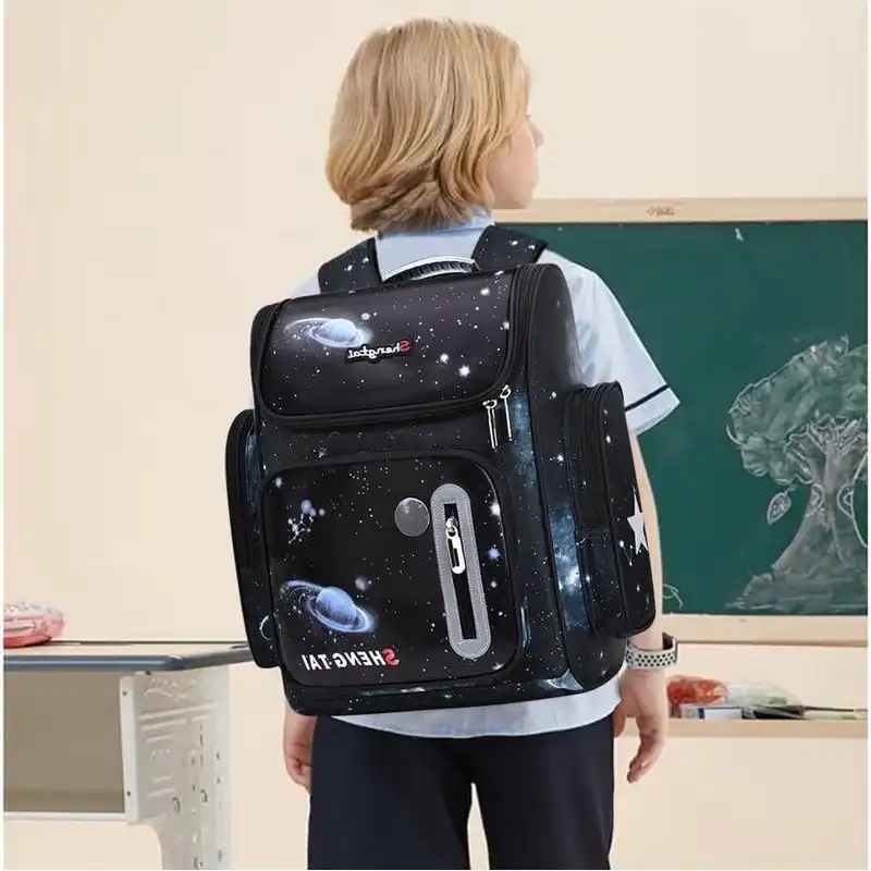 کوله پشتی مدل فضایی 2022