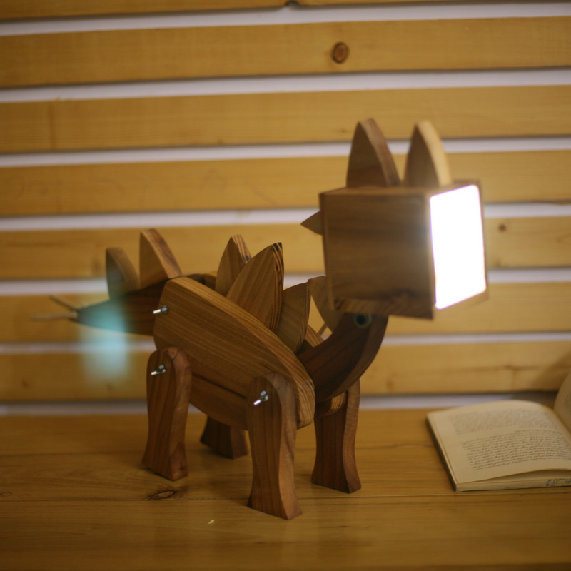 چراغ مطالعه طرح دایناسور مدل Stego