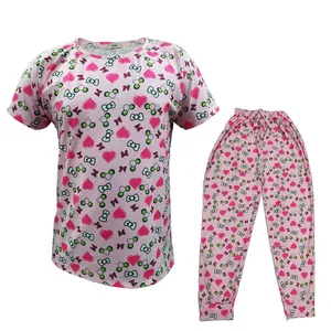 ست تی شرت آستین کوتاه و شلوار زنانه مدل قلب