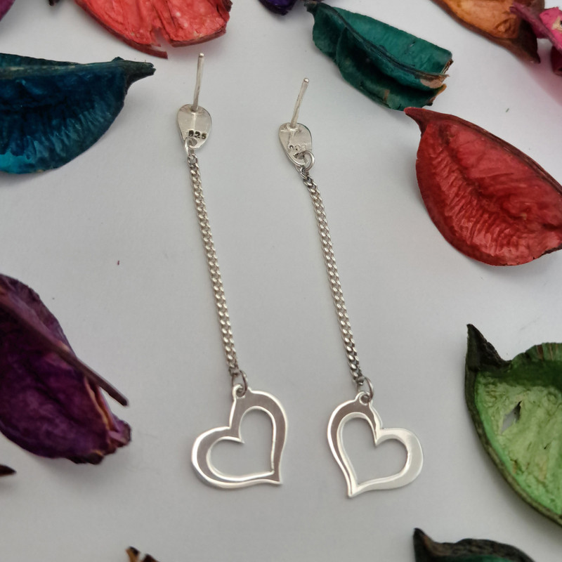 گوشواره نقره زنانه مدل قلب تکی با زنجیر گوشواره نقره زنانه مدل قلب تکی با زنجیر