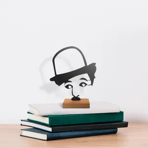 تندیس نیتا متال مدل چارلی چاپلین