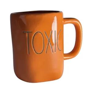 ماگ مدل سرامیکی طرح TOXIC