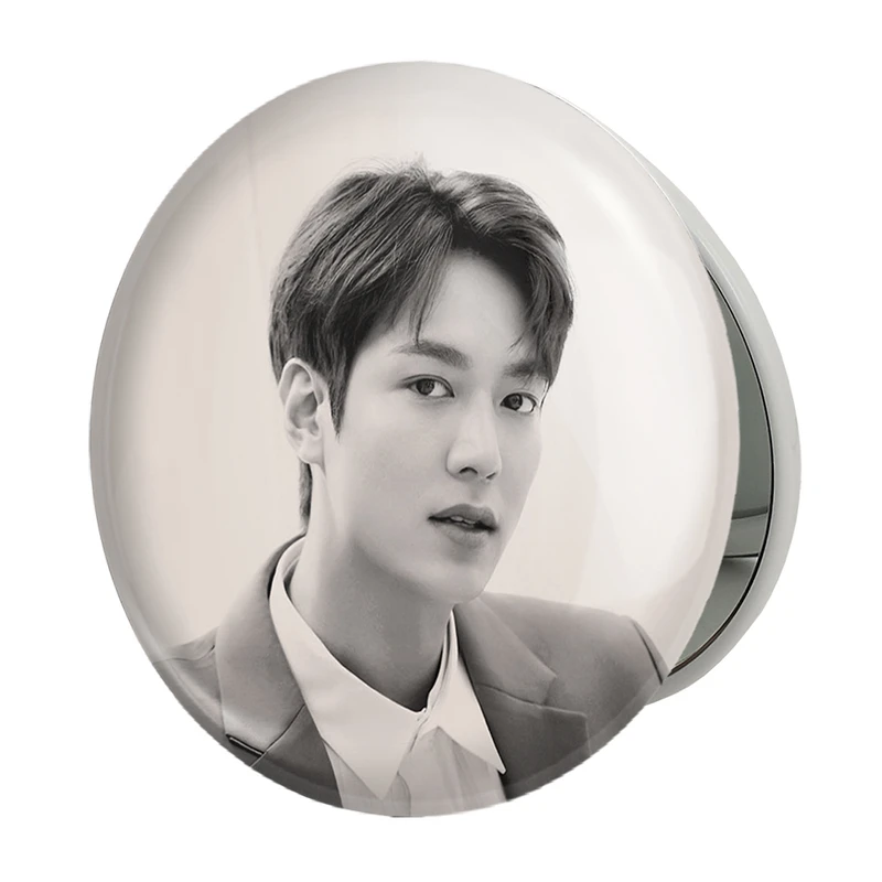 آینه جیبی خندالو طرح لی مین هو Leemin ho مدل تاشو کد 20898 