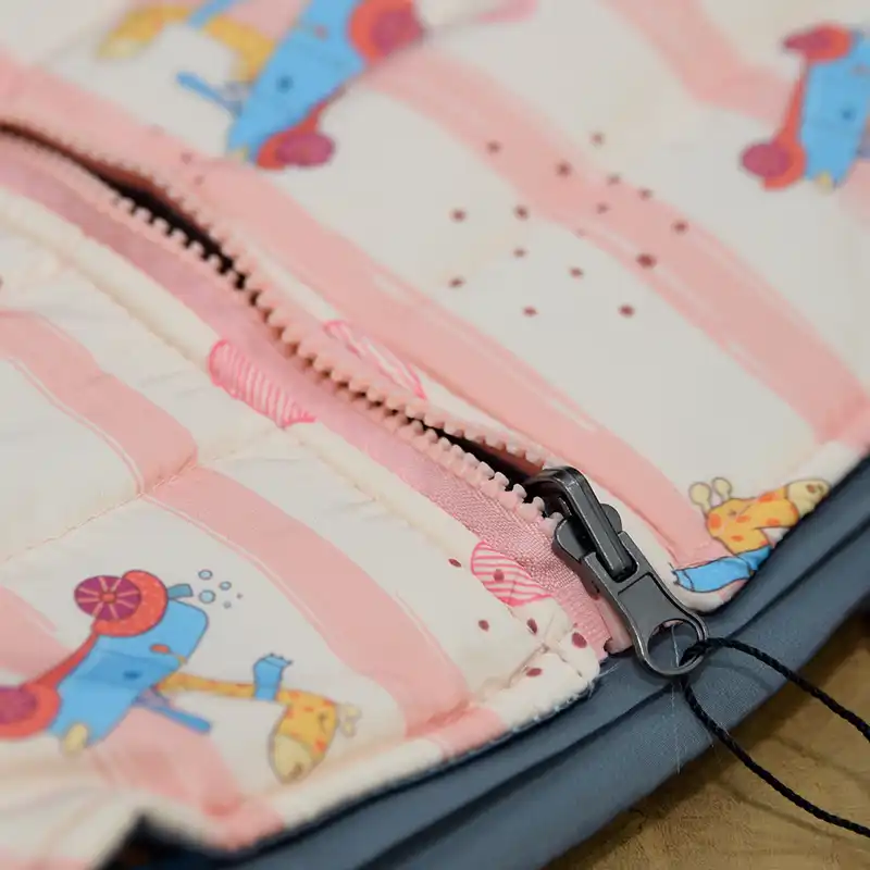 کاپشن دخترانه مدل ضدآب دورو طرح زرافه