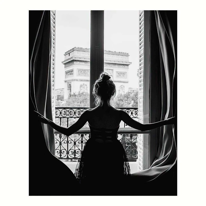 پوستر مدل دختری در پنجره باز