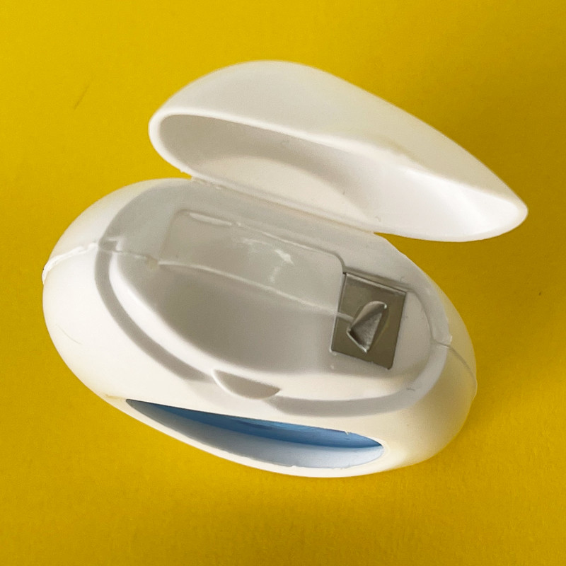 نخ دندان کانفیدنت مدل پرونامل