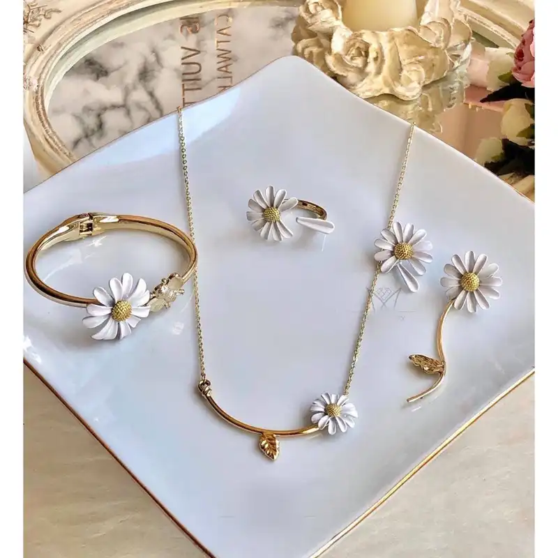 ست زنانه مدل گل بابونه