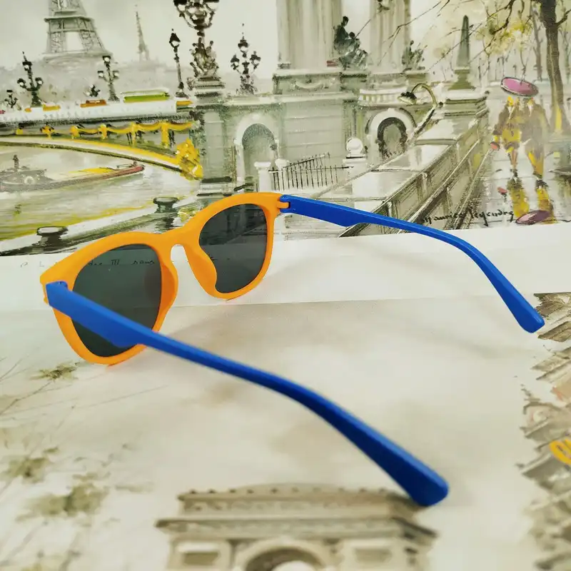 عینک آفتابی بچگانه مدل CH15 کد OR