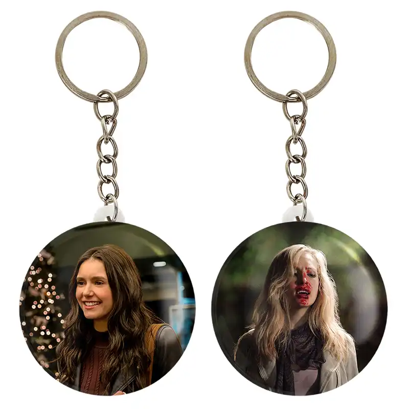 جاکلیدی خندالو مدل کارولاین فوربز و الینا گیلبرت خاطرات یک خون آشام The Vampire Diaries کد 2029320295 مجموعه 2 عددی