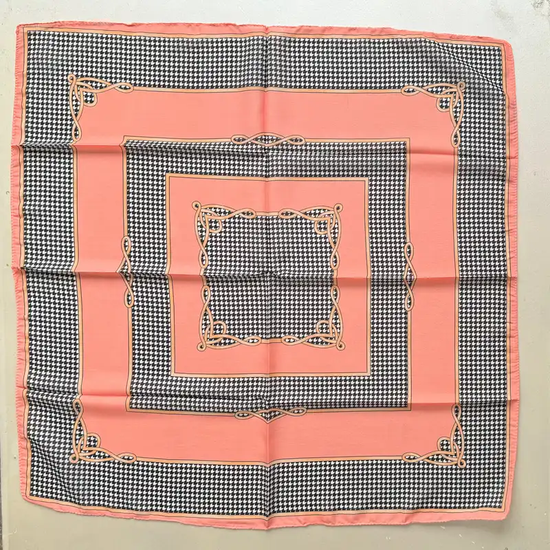 روسری زنانه مدل مینی اسکارف نخی پیچازی راه راه