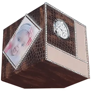 ساعت رومیزی مدل مکعبی کد TW01