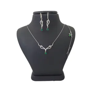 نیم ست نقره زنانه ترمه ۱ مدل سنگ زمرد کد S 0033