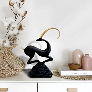 مجسمه مدل آهوی شاخ دار کد PA-33