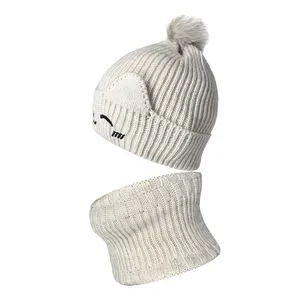 ست کلاه و شال گردن بچگانه مدل بافتنی طرح گربه خندان