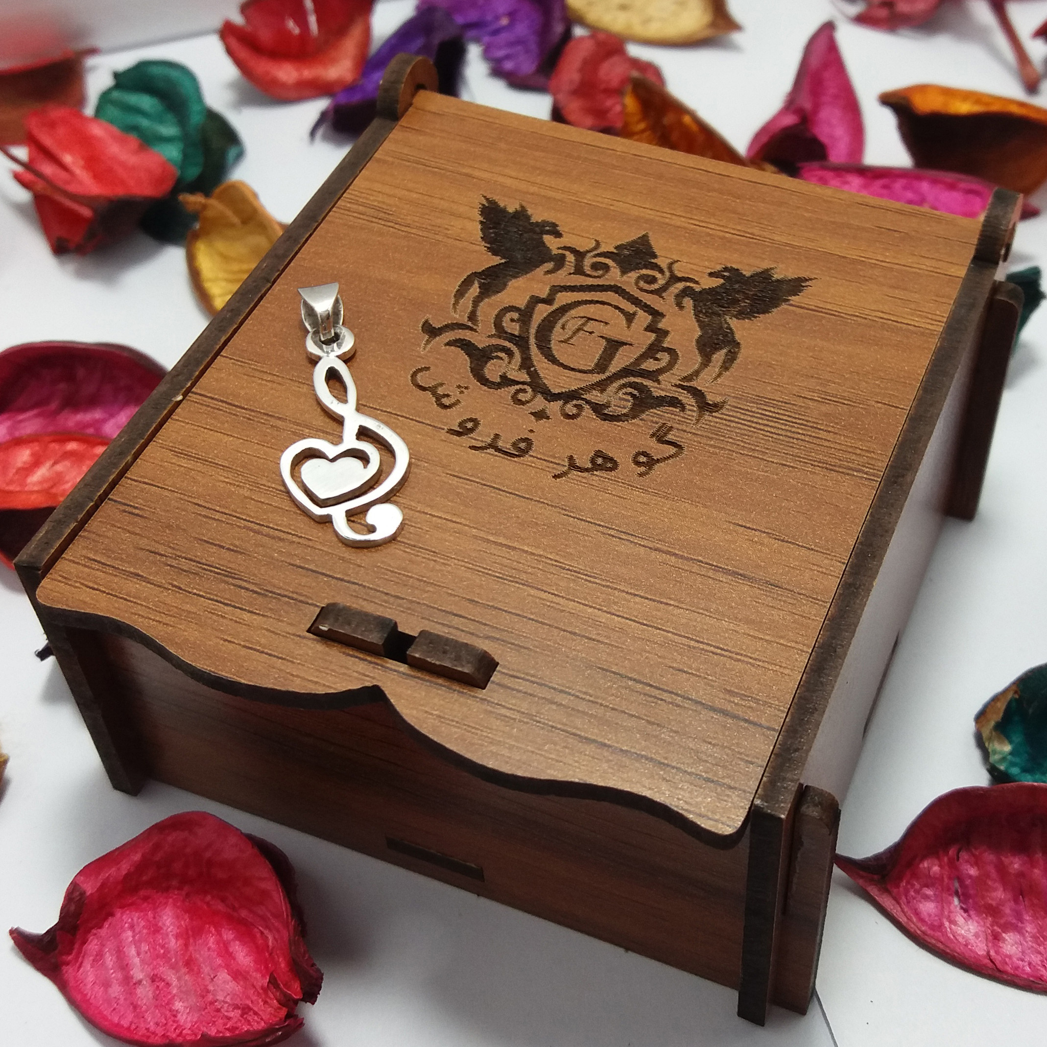 آویز گردنبند نقره زنانه مدل نت موسیقی با قلب