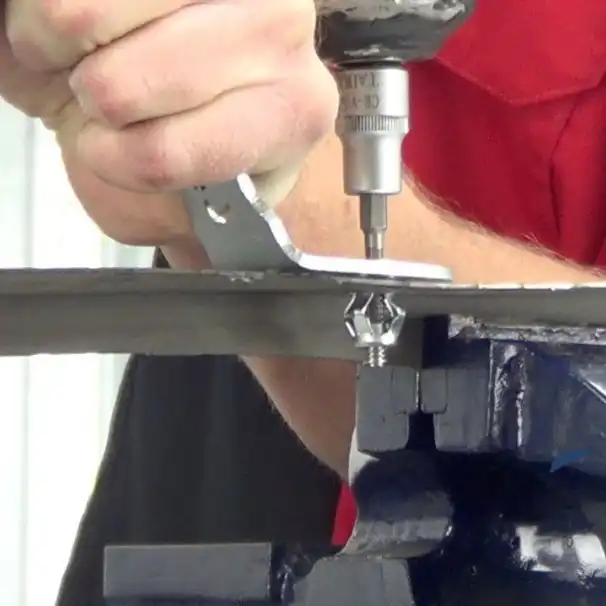 مهره پرچ مدل خودکار  M8 بسته 20 عددی