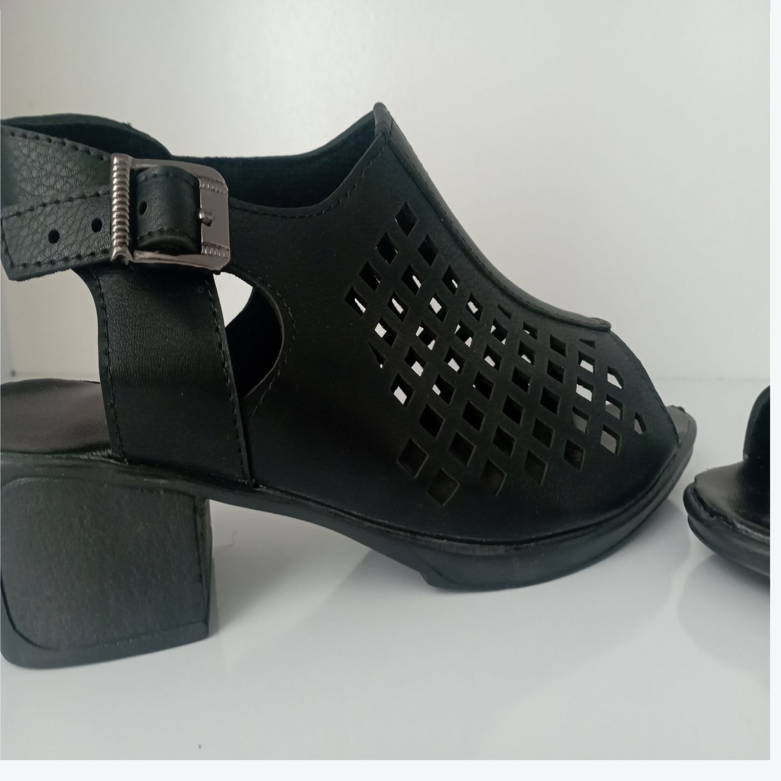 صندل زنانه مدل بغل سگک کد 97 - - 5