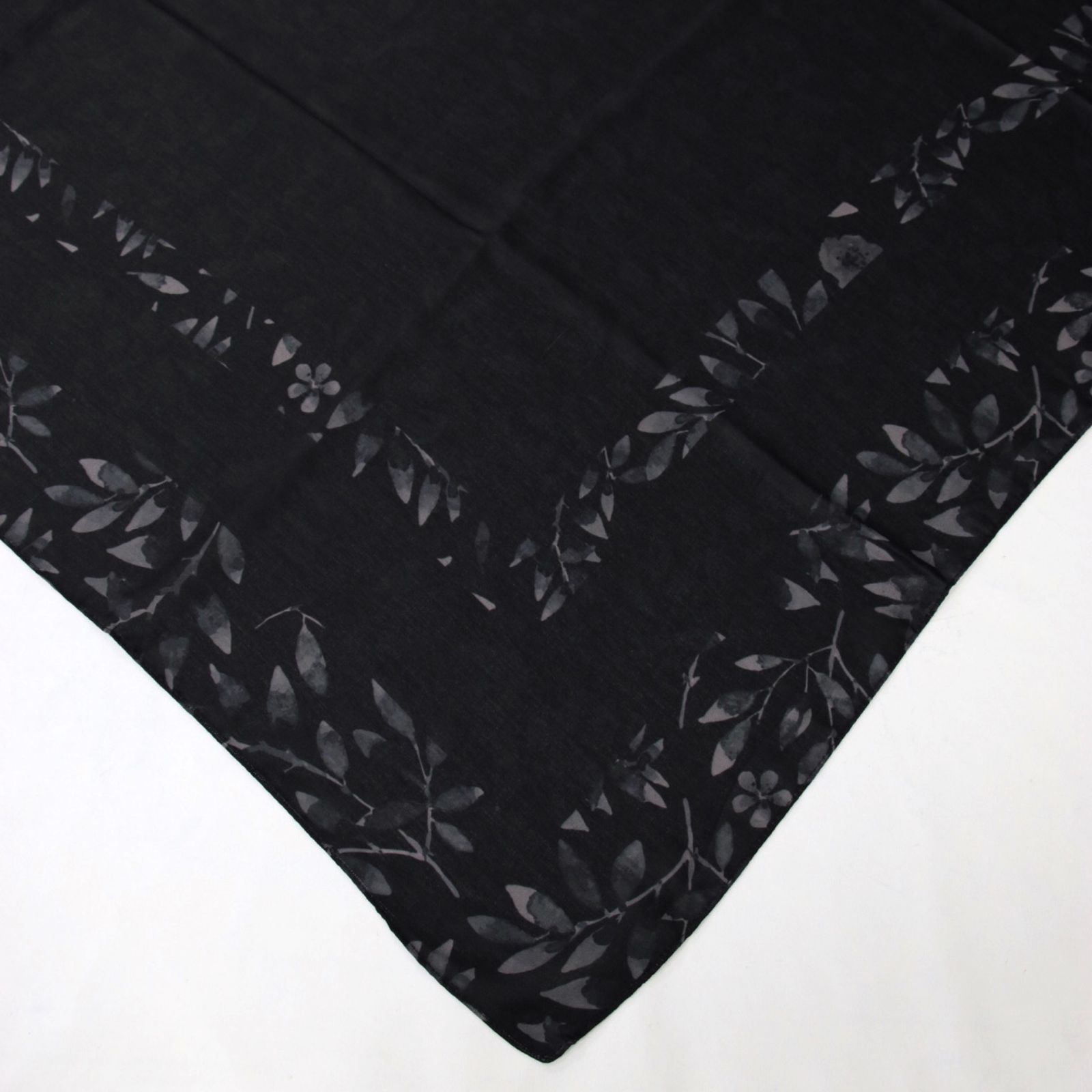 روسری زنانه مدل نخی ساده اربعین قواره 140 کد a-2650 - - 6