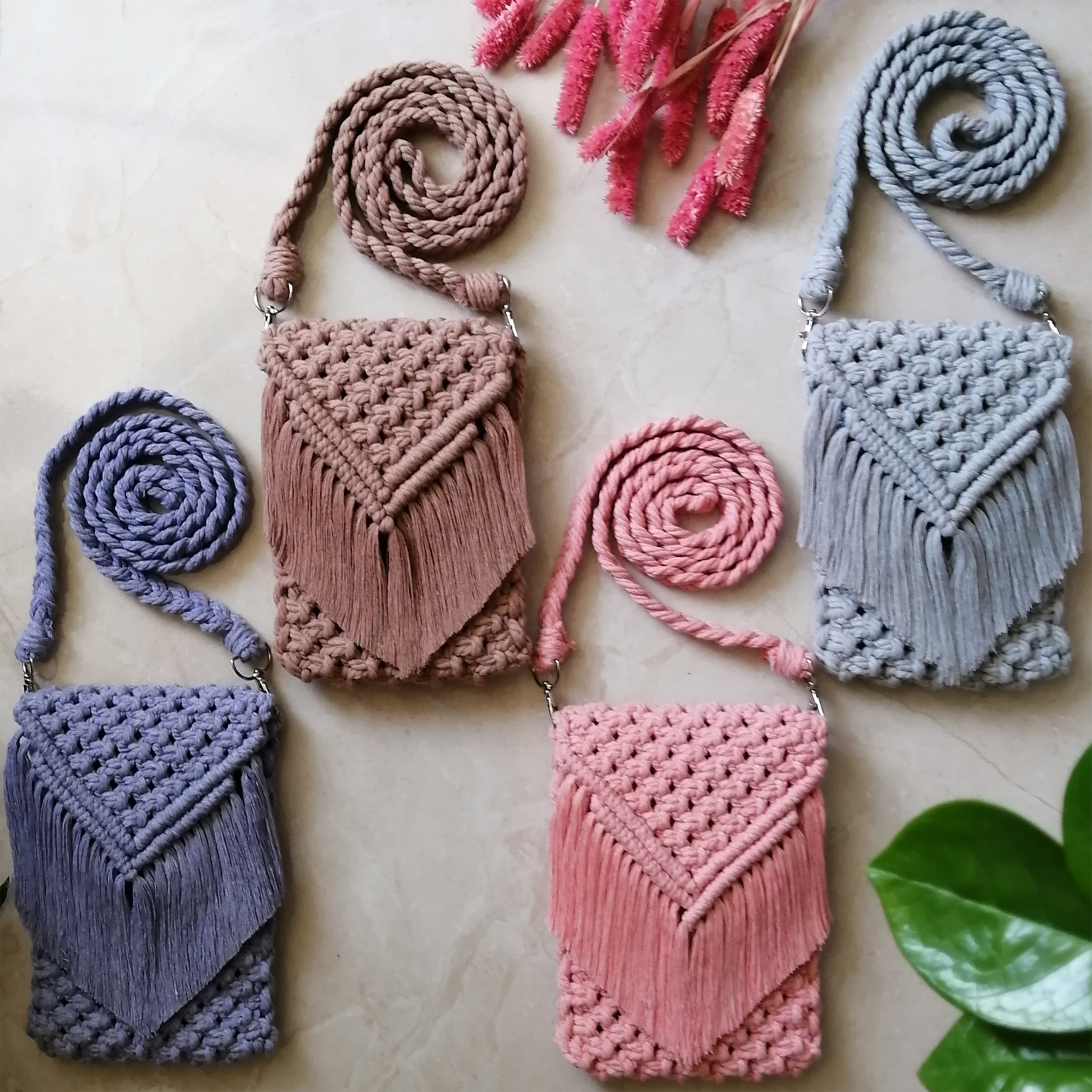 کیف موبایل دستبافت مدل مکرومه بافی کد 25