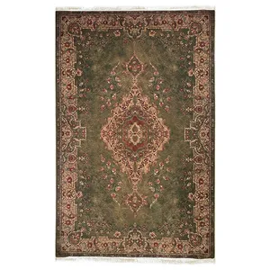فرش ماشینی 1200 شانه فرش صرافیان زمینه سبز حاشیه کرم مدل آنا