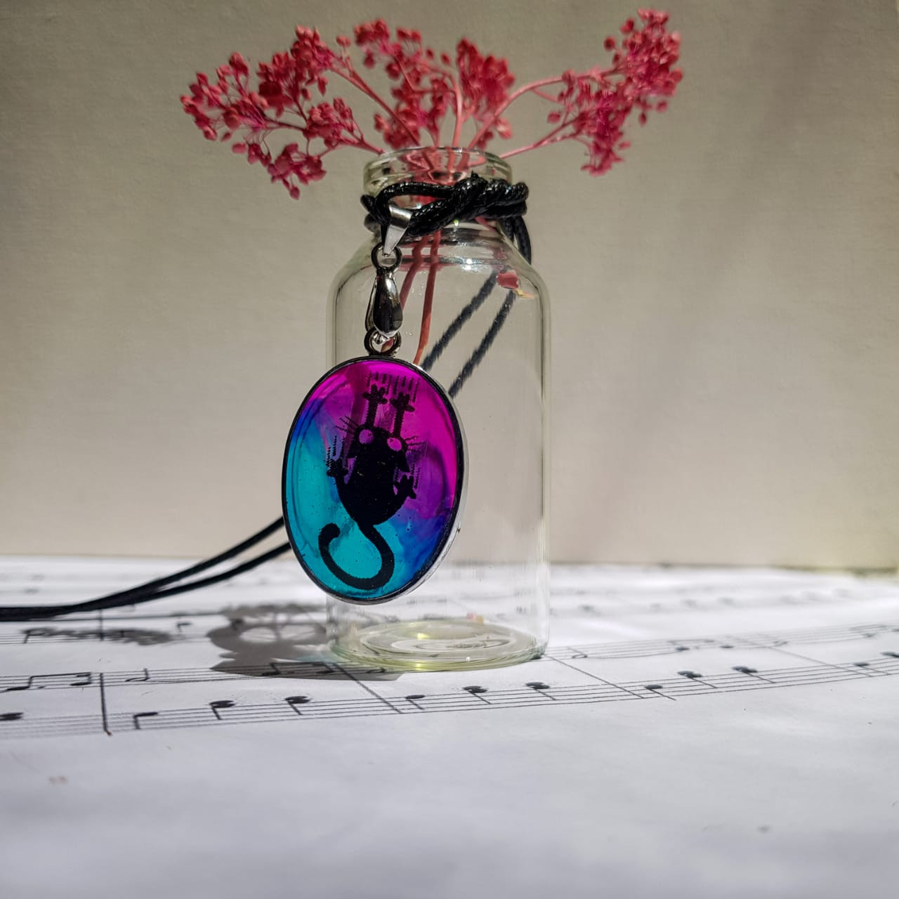 گردنبند دخترانه مدل رزینی طرح گربه گردنبند دخترانه مدل رزینی طرح گربه