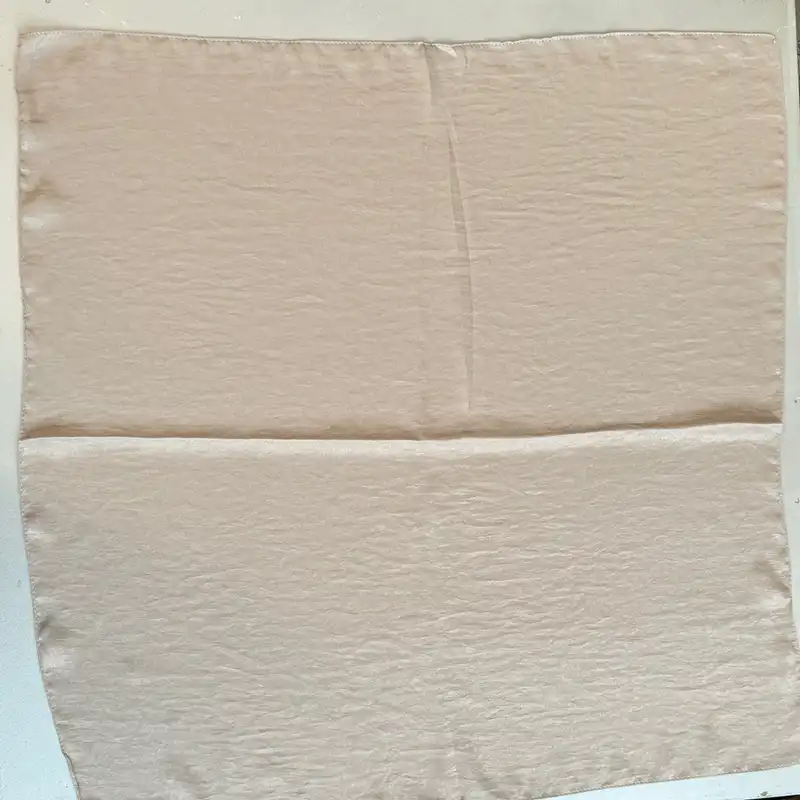 روسری زنانه مدل پتینه ابر و بادی