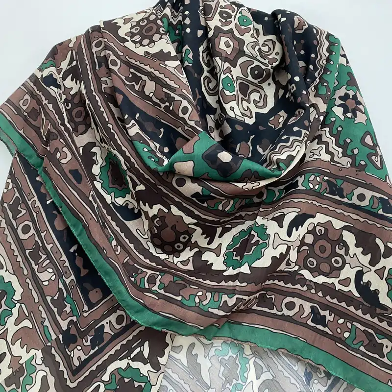 روسری زنانه مدل نخی چهارفصل منگوله دار کد 172