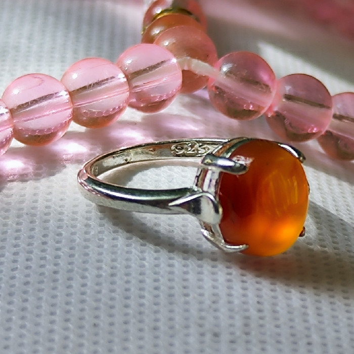 انگشتر نقره زنانه مدل عقیق یمانی کد 22 انگشتر نقره زنانه مدل عقیق یمانی کد 22