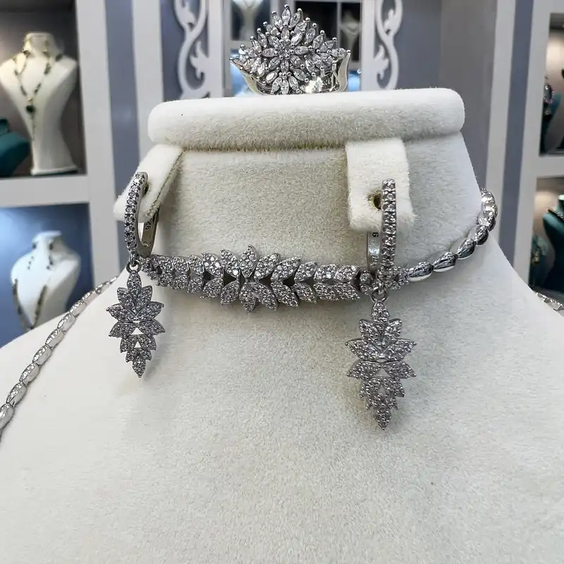 ست نقره زنانه مدل سوپر لوکس جواهری مزین به روکش طلای 34-531