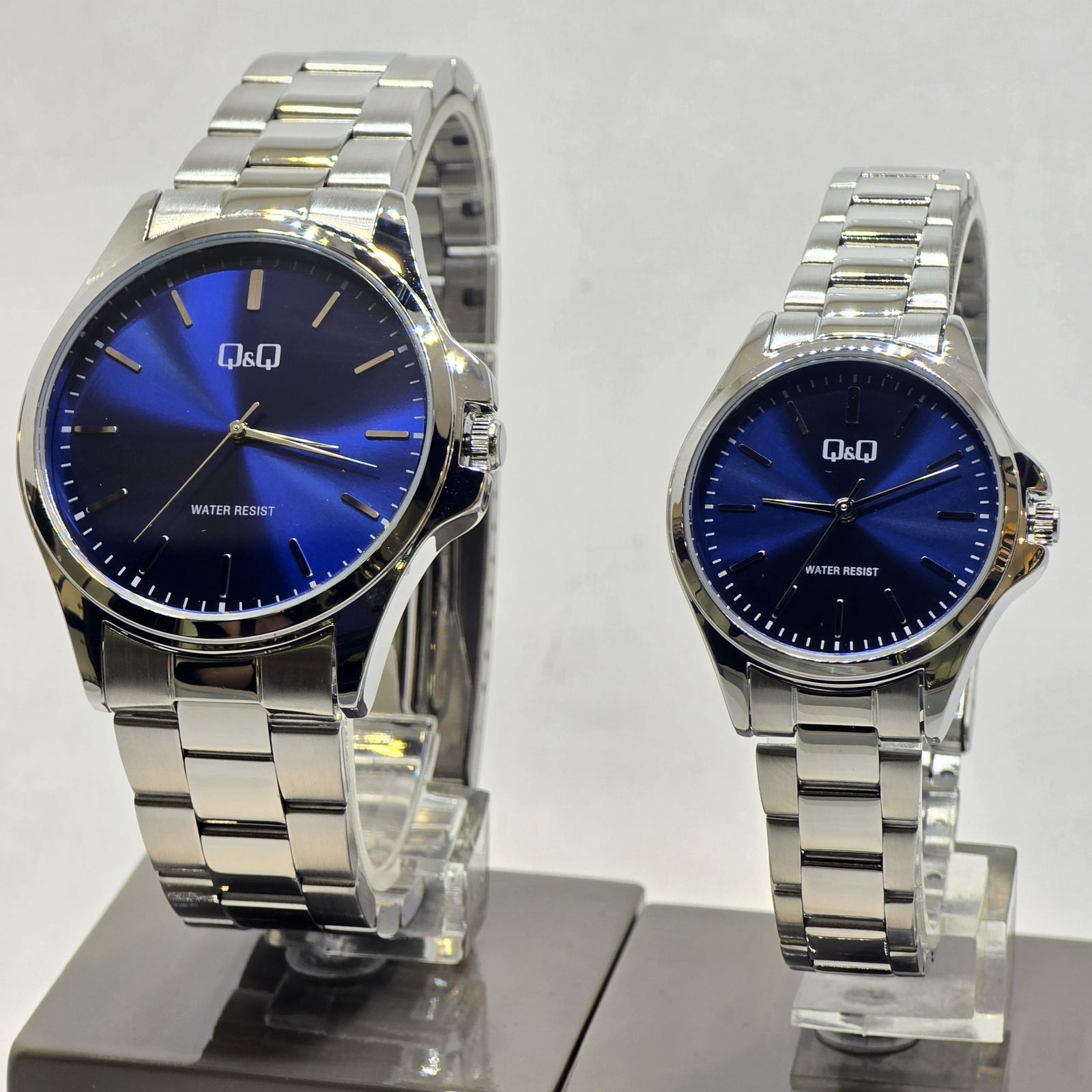 ست ساعت مچی عقربه‌ای کوارتز زنانه و مردانه کیو اند کیو مدل C37A-004PY C36A-004PY -  - 2