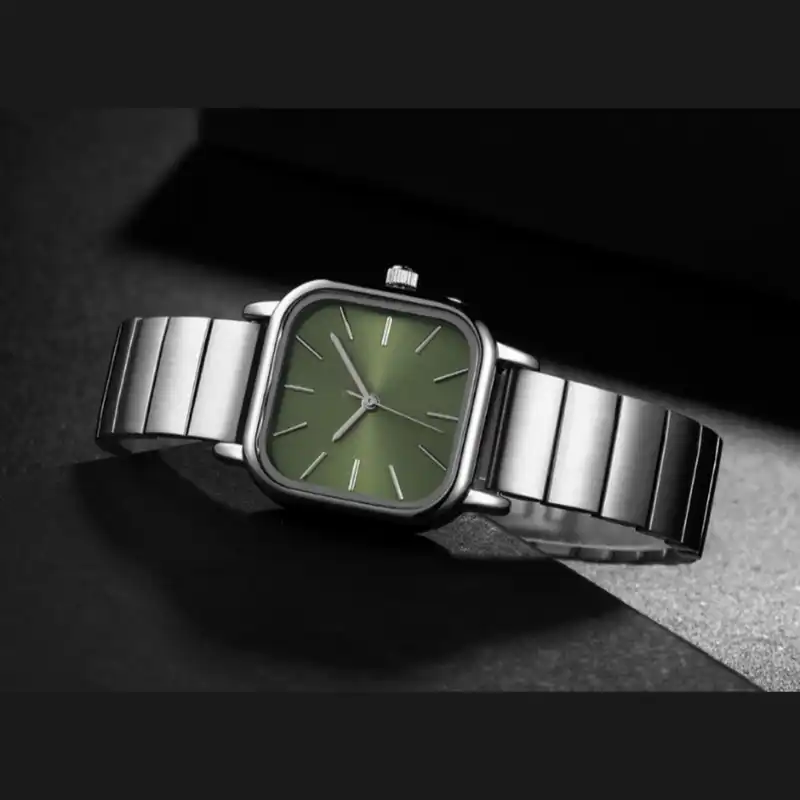 ساعت مچی عقربه ای زنانه مدل کلاسیک بند ریلی فلزی کد 3