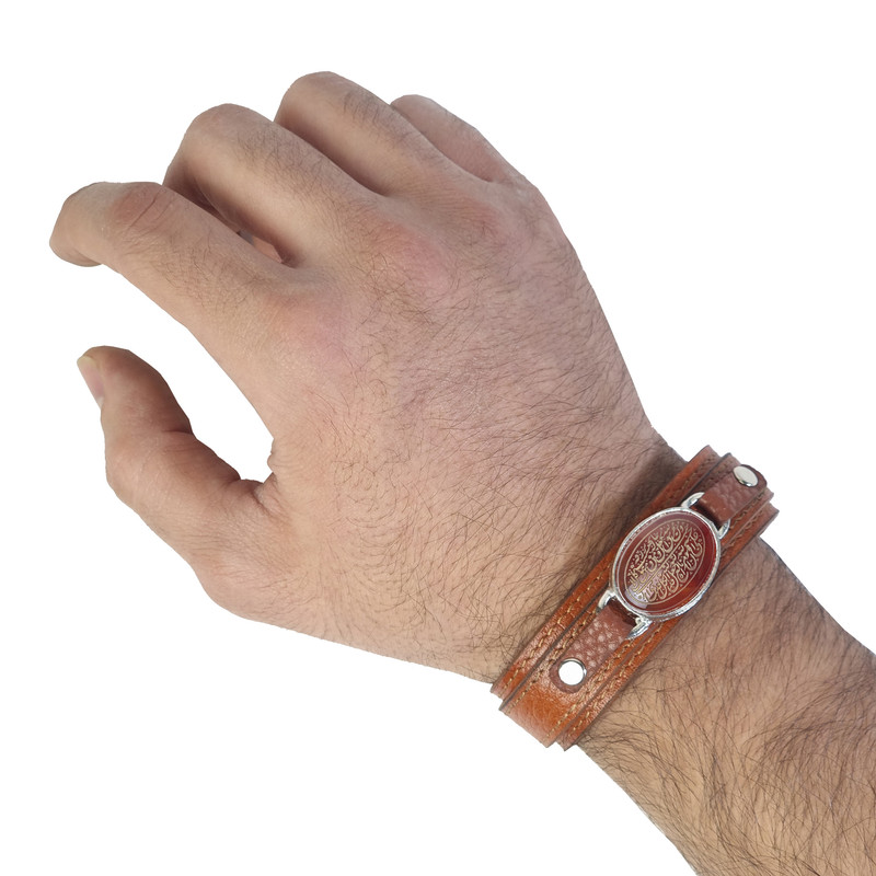 دستبند مدل چرم و عقیق طرح ومن یتق الله کد 111
