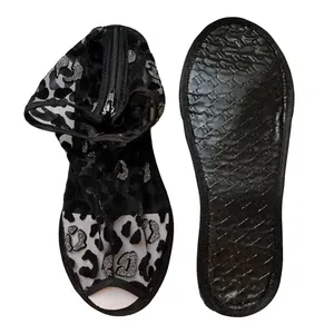 پاپوش زنانه مدل چرم پشت زیپ دار طرح پلنگی