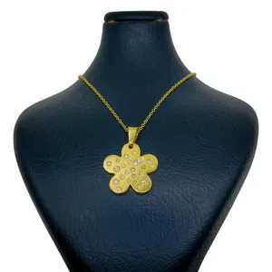 گردنبند زنانه مدل گل نگین دار