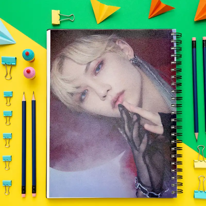 دفتر مشق باژیکان مدل استری کیدز کد 2021165 به همراه فتوکارت مجموعه 32 عددی